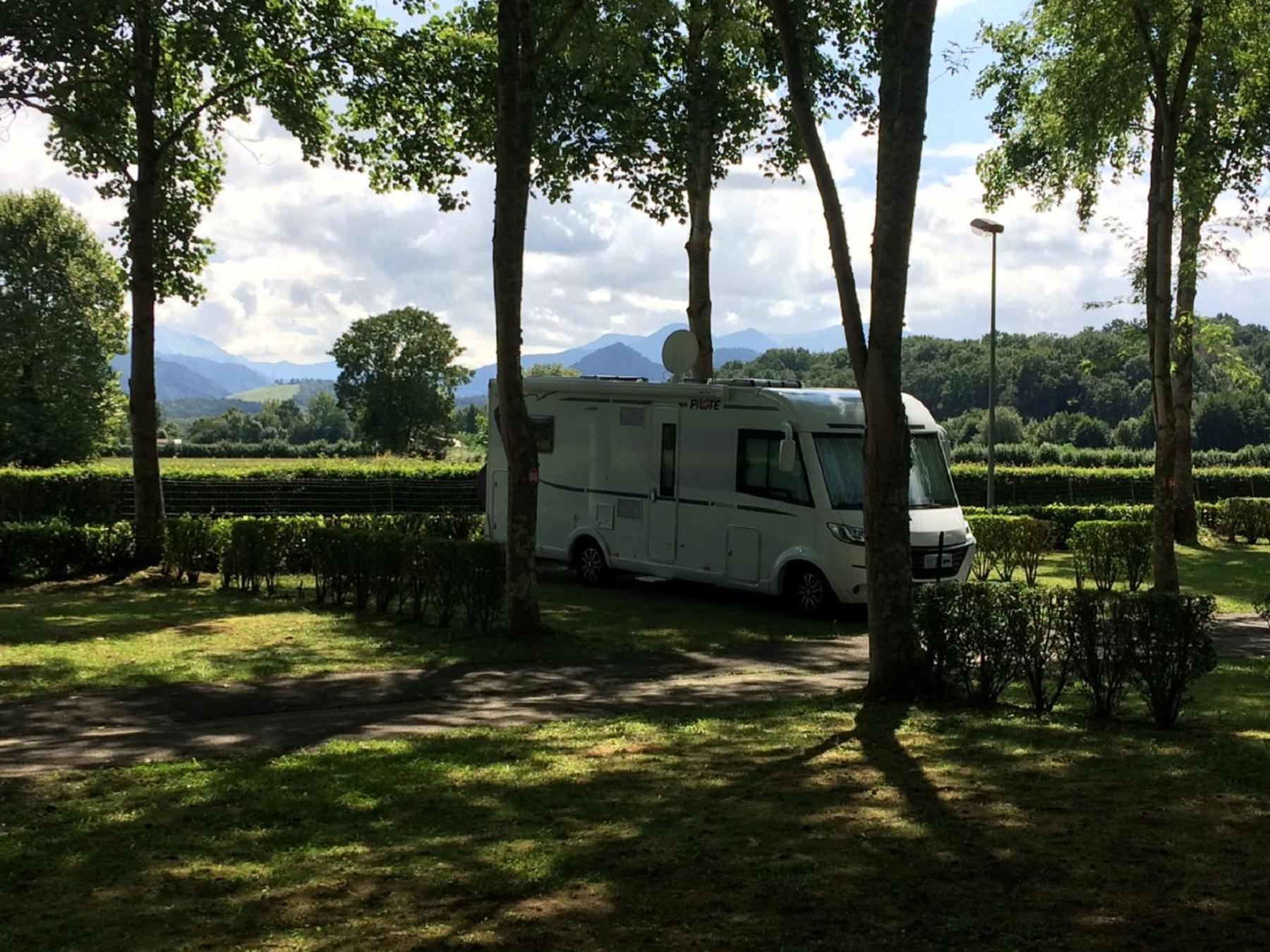 Camping Pyrenees Nature Oloron-Sainte-Marie Exterior foto